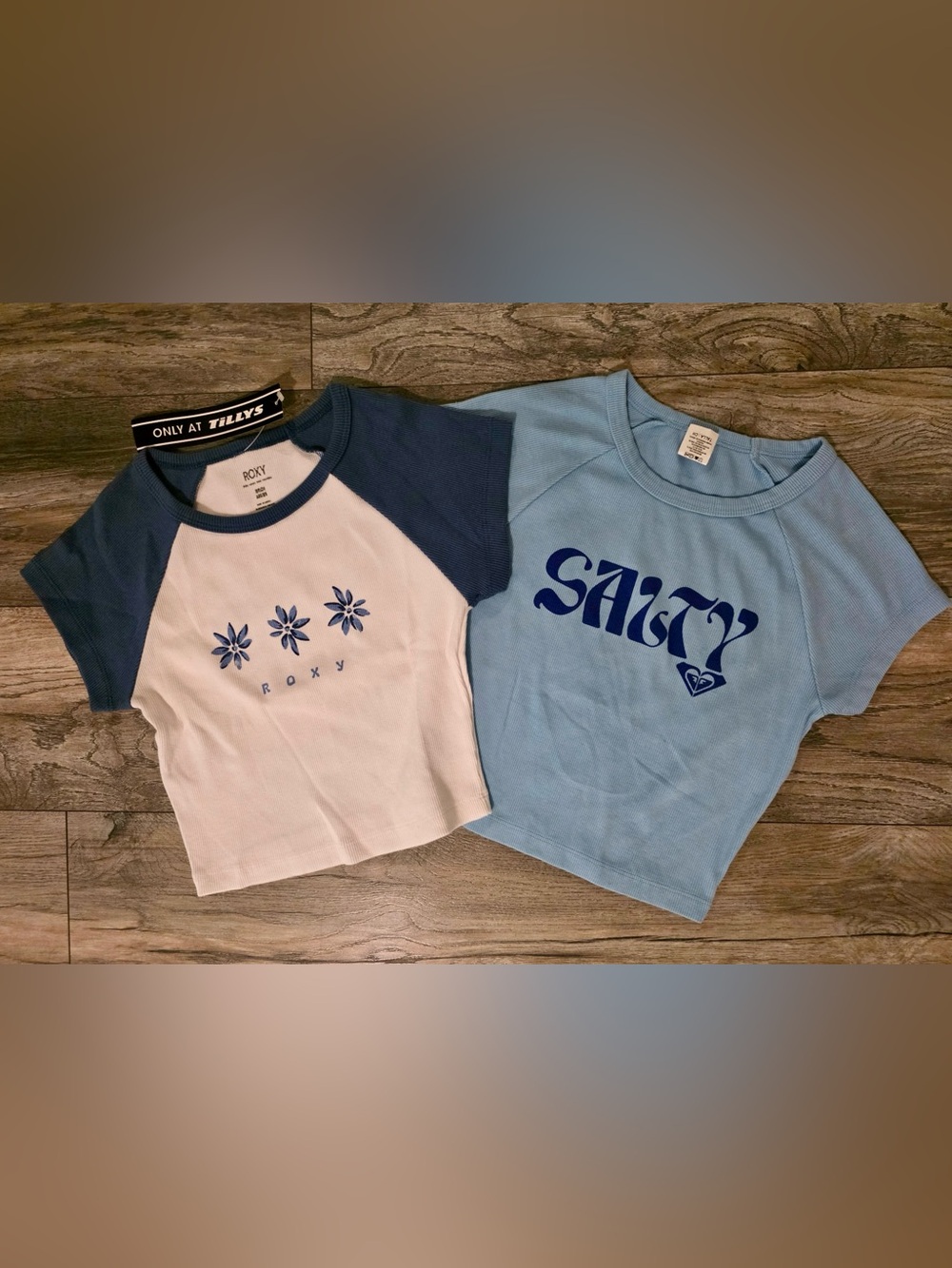 Set of 2 Roxy raglan crop tees